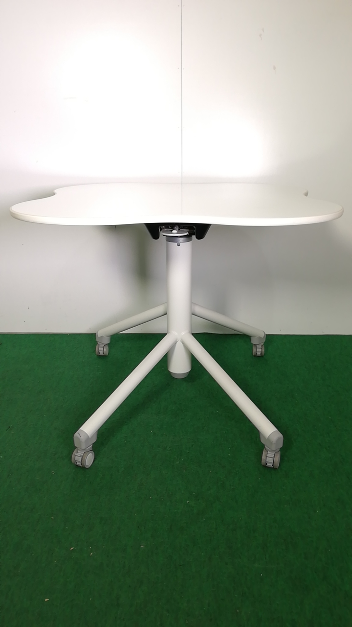 ITOKI 雲型ミーティングテーブル ソレイユシリーズ 天板ホワイトボード仕様
